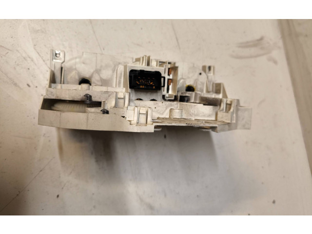 Блок управления климат-контролем    Skoda Octavia Mk1 (1U)