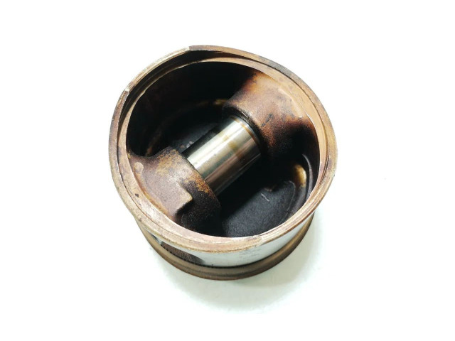  Поршень B 5252 FS   Volvo S70  V70  V70 XC  