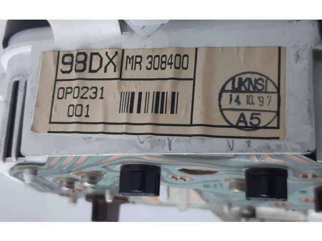 Панель приборов MR308400 Mitsubishi Carisma