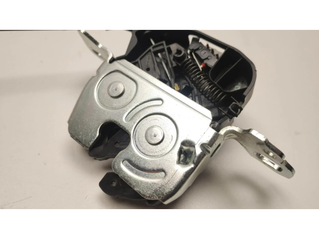 Zámek zadních dveří A2047500485 Mercedes-Benz C W205 2014