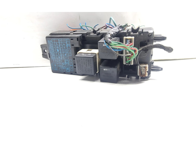 Блок предохранителей MB953355   Mitsubishi Carisma    