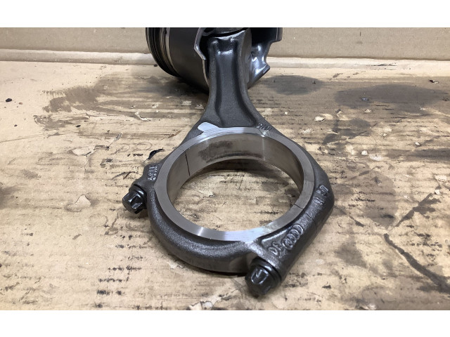 Píst 065DF Audi Q5 SQ5 cdu