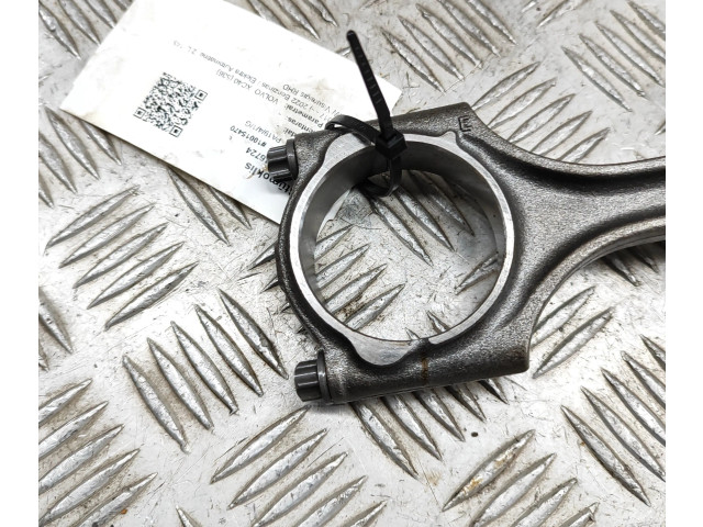 Поршень B 4204 T47 32298424, 31401957 Volvo XC40