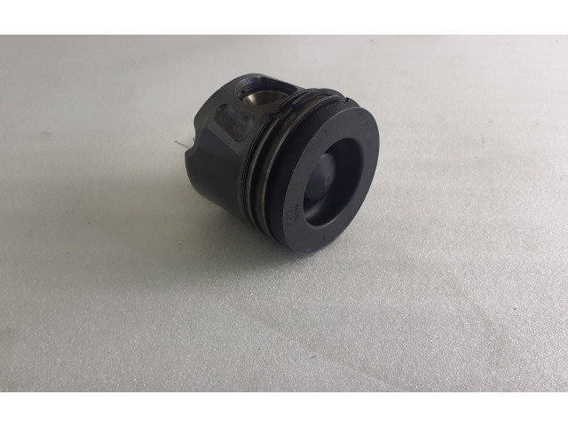  Поршень    SsangYong Rexton  