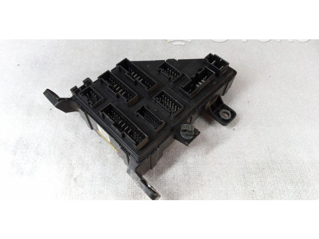 Блок предохранителей 911102E001, 911102E001    Volvo XC90   