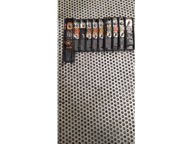 Pojistková skříňka Volkswagen Transporter - Caravelle T5 2007