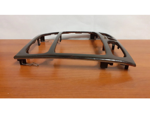 Другая центральная деталь консоли (туннеля)