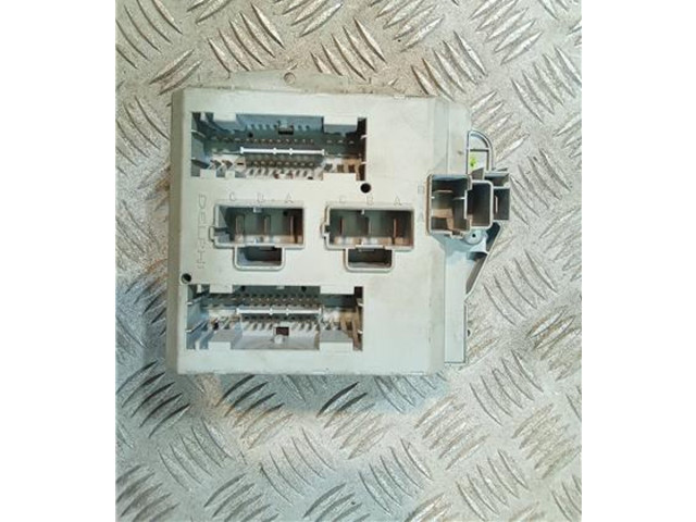 Блок предохранителей 51815360, 51815360 Fiat Linea