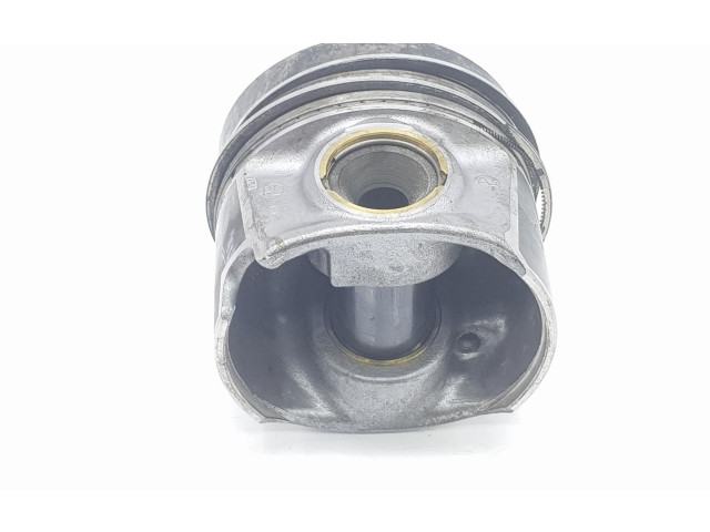 Píst 04L107065B, 04L107065B Volkswagen Transporter - Caravelle T6 DNAB