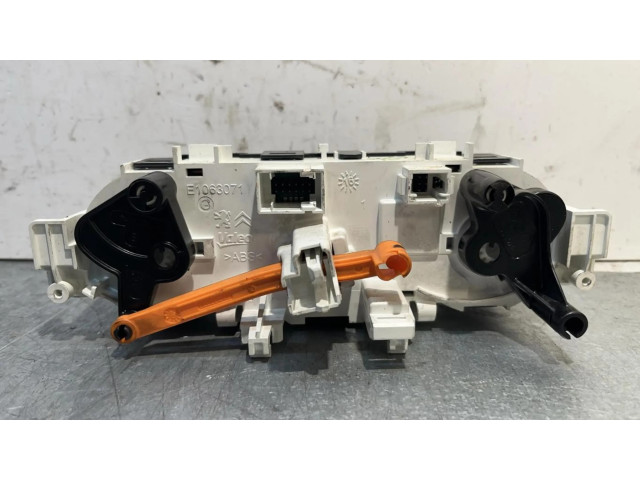 Блок управления климат-контролем E1063071, MANDOCLIMATIZADOR   Peugeot 2008 I