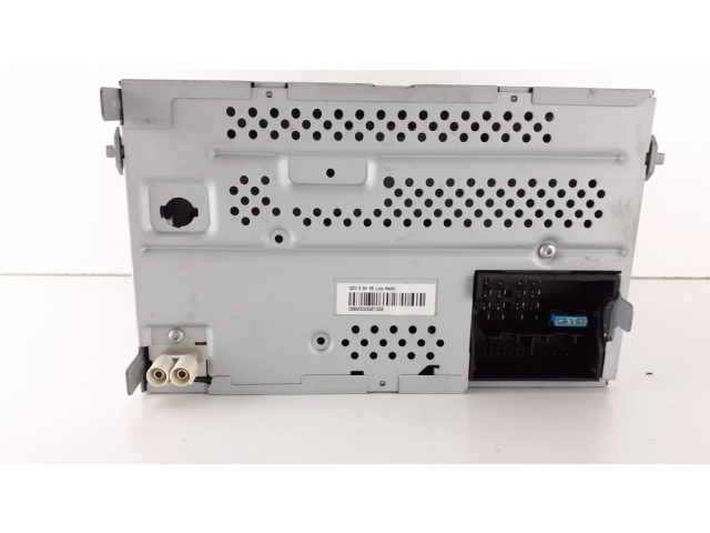 Радио/ проигрыватель CD/DVD / навигация