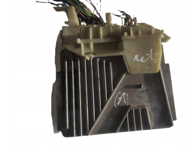 Блок управления двигателем Блок управления MB079700-8951   Volvo S60