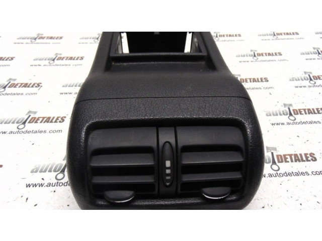 Задняя воздушная решётка