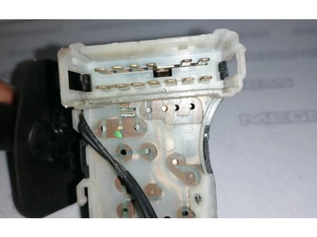 Включатель скорости стеклоочистителей Renault Clio II 1998 - 2001 года 37002A