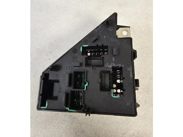 Блок предохранителей 32287002 Volvo XC90