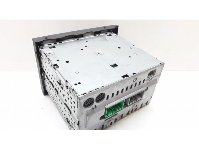 Радио/ проигрыватель CD/DVD / навигация