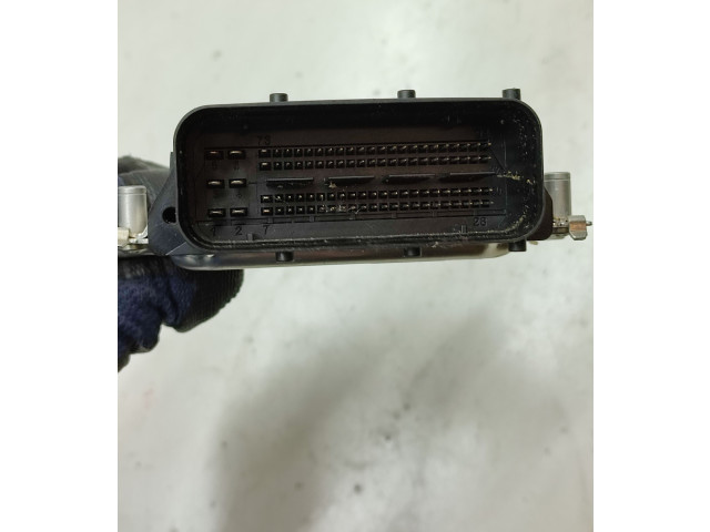 Блок управления двигателем ECU