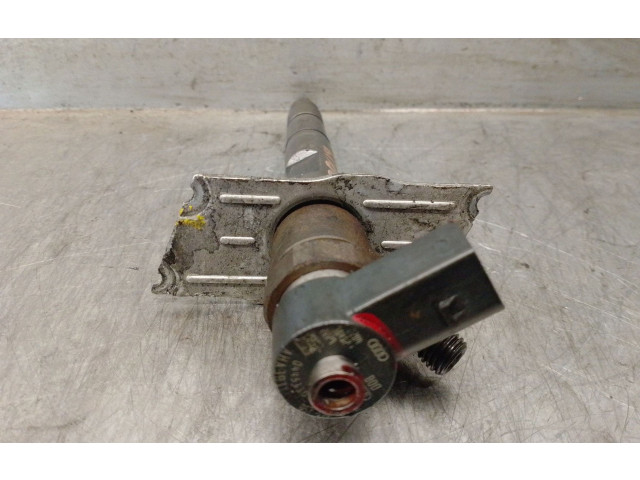 Vstřikovač 057103113C   Audi A8 S8 D3 4E    ASE 