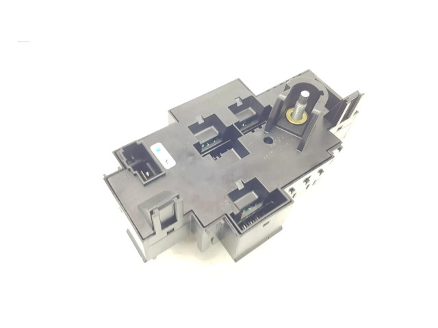 Блок предохранителей A2229063202 Mercedes-Benz C W204