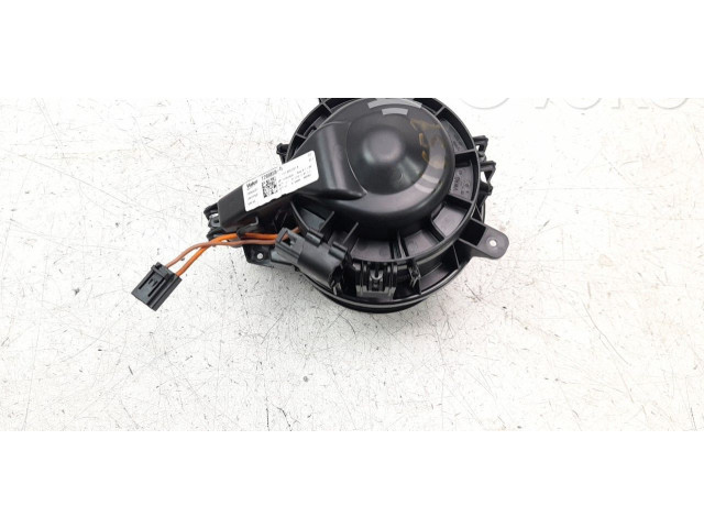 Вентилятор печки 2Q1820021A Skoda Scala