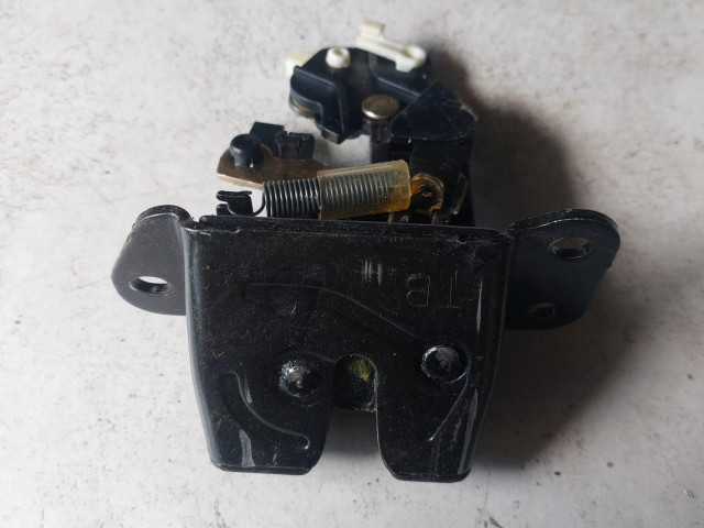 Zámek zadních dveří Hyundai Tucson JM 2006