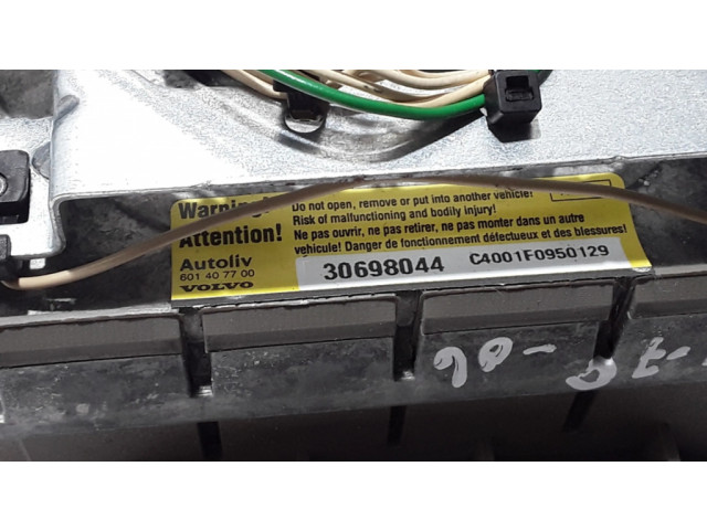 Подушка безопасности водителя 30698044 Volvo V70