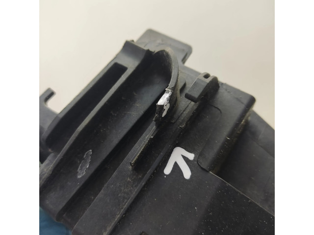 Блок предохранителей A0009827723, A0009828323   Mercedes-Benz A W176    