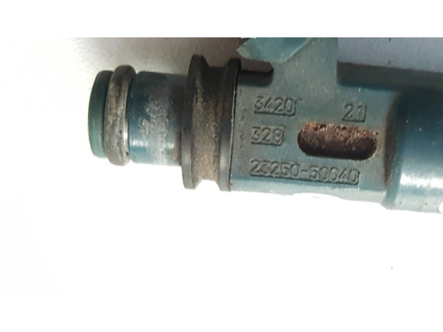 Vstřikovač 2325050040 Toyota Land Cruiser (J100)