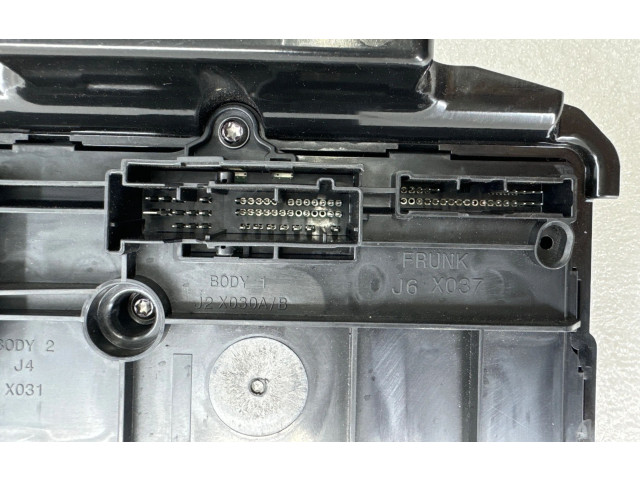 Блок комфорта 149784702D, PGT21266A01389 Tesla Model Y