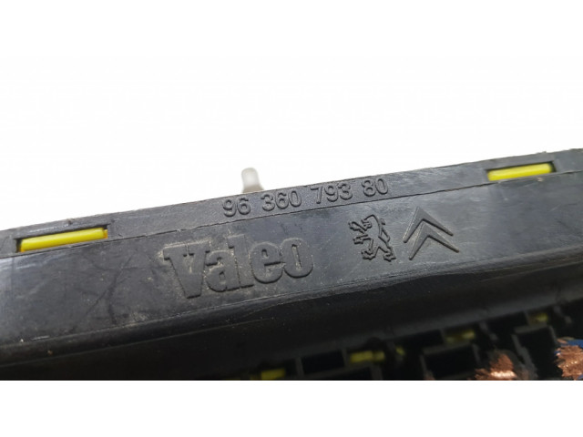 Блок предохранителей 9636079380 Citroen Xsara Picasso