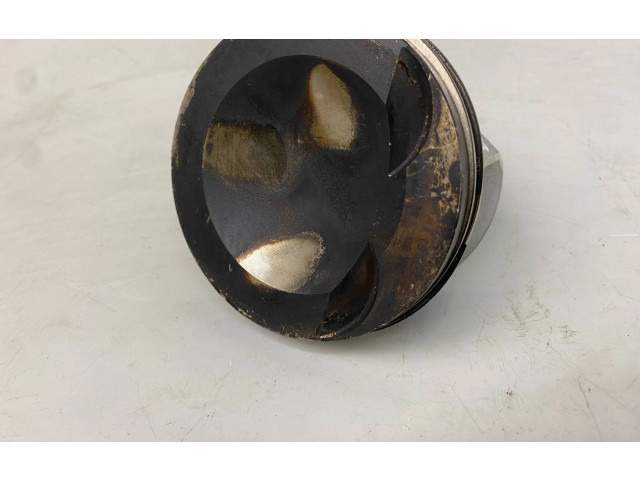  Поршень DNUE 06KBG, 82.435  Audi A3 S3 8V  