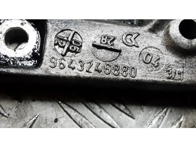 Кронштейн генератора