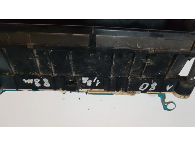 Панель приборов 81117185 Audi 80 90 B3