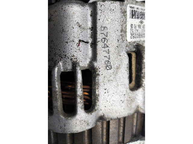 Генератор 7701477694 Dacia Sandero