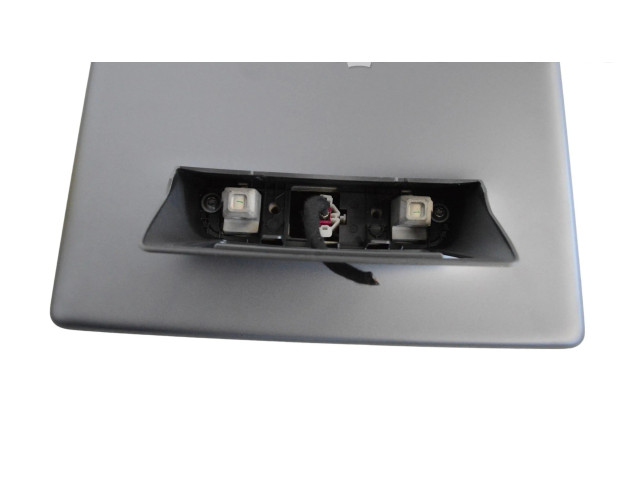 Дисплей Tesla Model Y