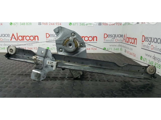 Рулевая рейка  Передний механический механизм для подъема окна 8200733829   Dacia Sandero  -  года