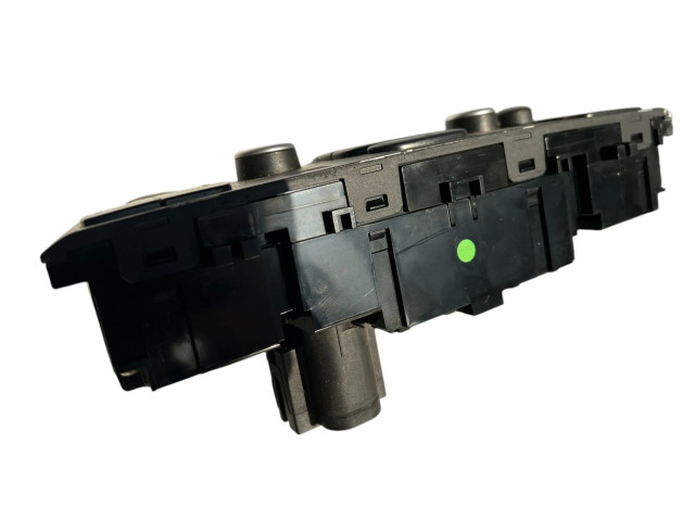 Блок управления климат-контролем 30782329, M6241100136   Volvo XC90