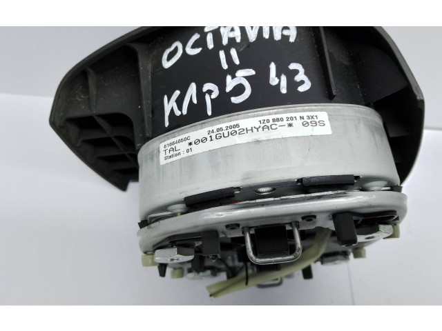 Подушка безопасности водителя 1Z0880201N Skoda Octavia Mk2 (1Z)