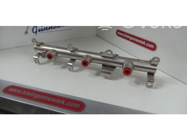 Vstřikovací lišta 06M133316L Audi A8 S8 D5 CZSE