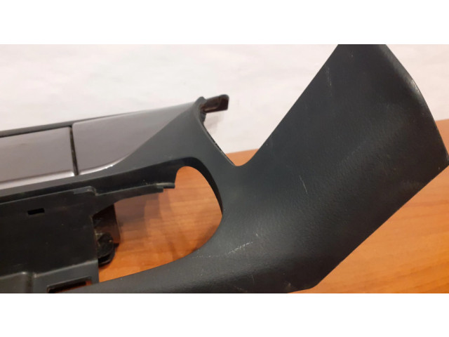 Другая центральная деталь консоли (туннеля)