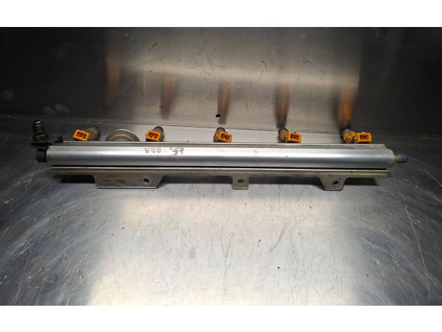 Топливная рампа 1270568   Volvo S70  V70  V70 XC   для двигателя B5254S