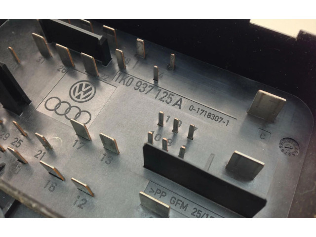 Блок предохранителей 1K0937125A Volkswagen Golf Plus