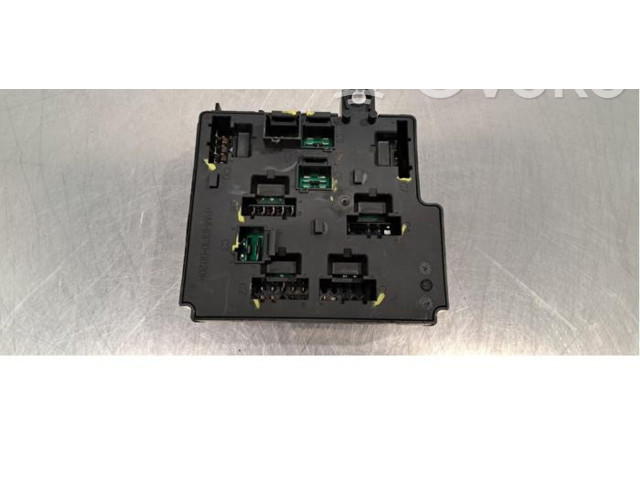 Блок предохранителей  32212299   Volvo XC90    