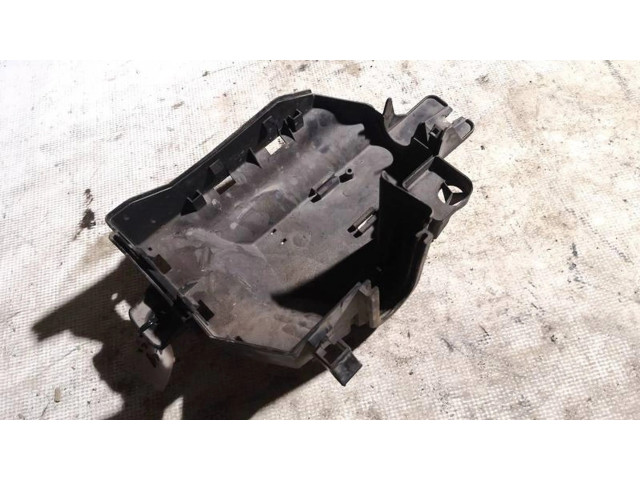 Блок предохранителей  9452547   Volvo S60    