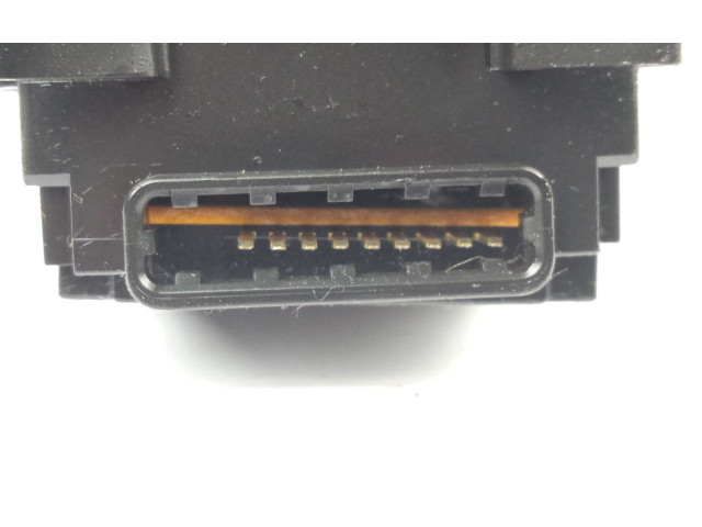 Ручка стеклоочистителей Mitsubishi Montero