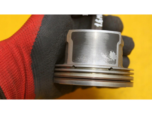 Поршень с шатуном Volkswagen Golf VI