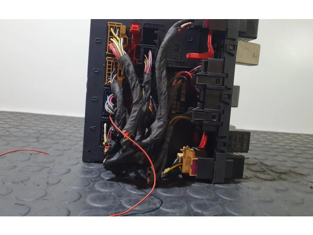 Pojistková skříňka 3C0937049J Volkswagen PASSAT