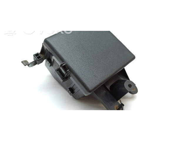 Блок предохранителей  3284, 3933   Lexus LS 430    