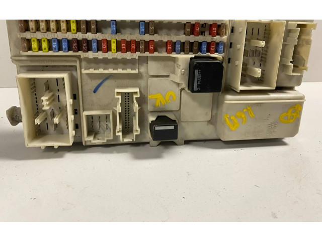 Блок предохранителей 31254903, 519096804   Volvo V50    