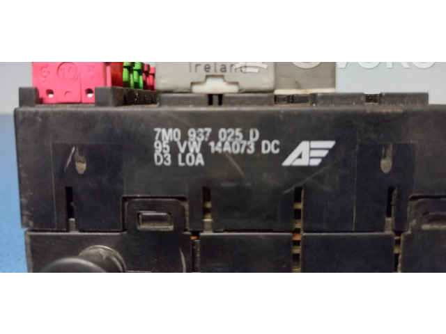 Блок предохранителей 7M0937025D Ford Galaxy